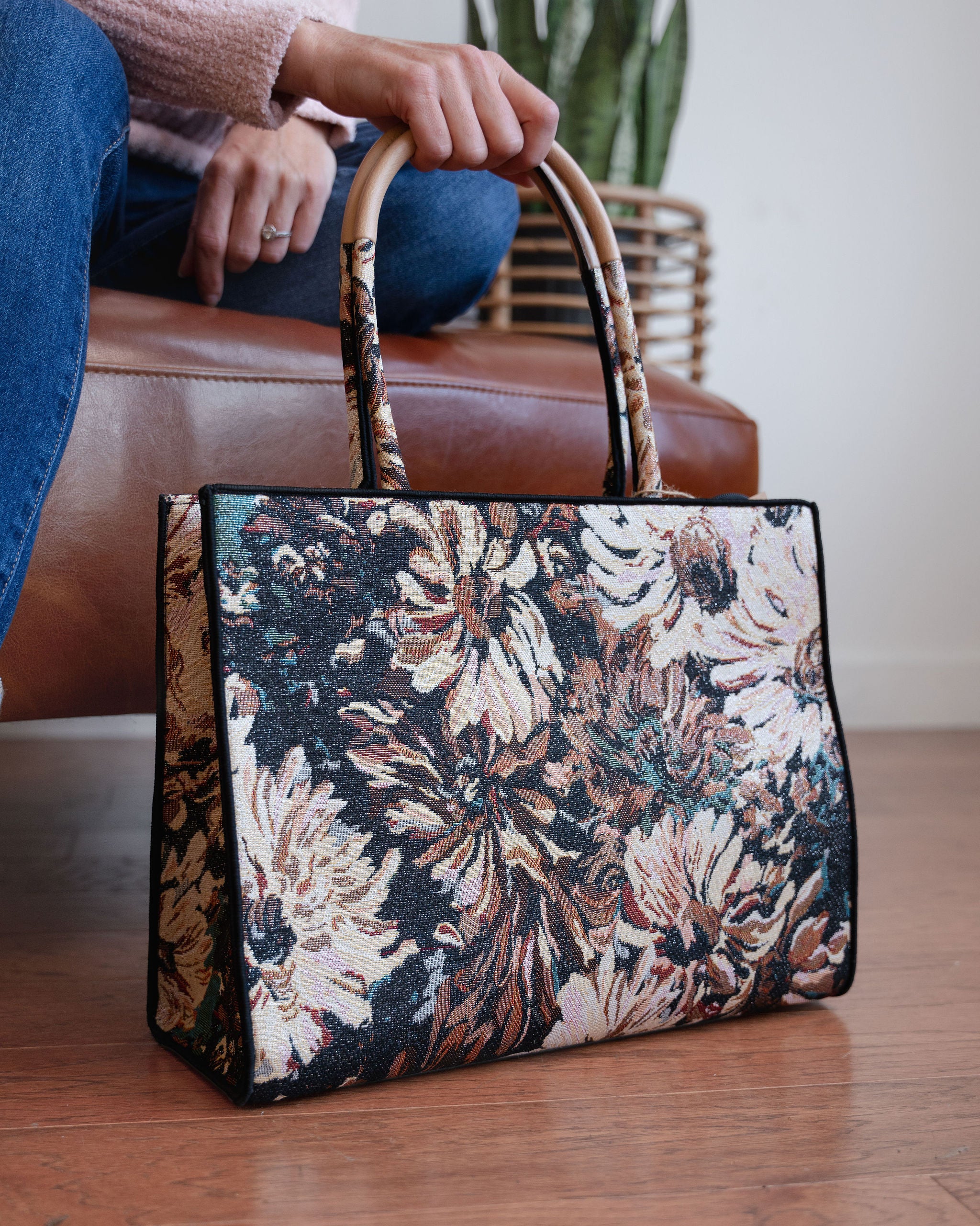 Stunning Vintage Italian Tapestry Handbag VTG Purse (Florence) | Tapestry  handbags, Purses, Tapestry bag