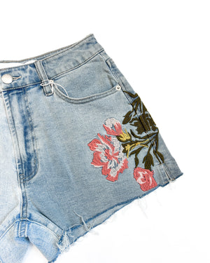carrie shorts front flower detail