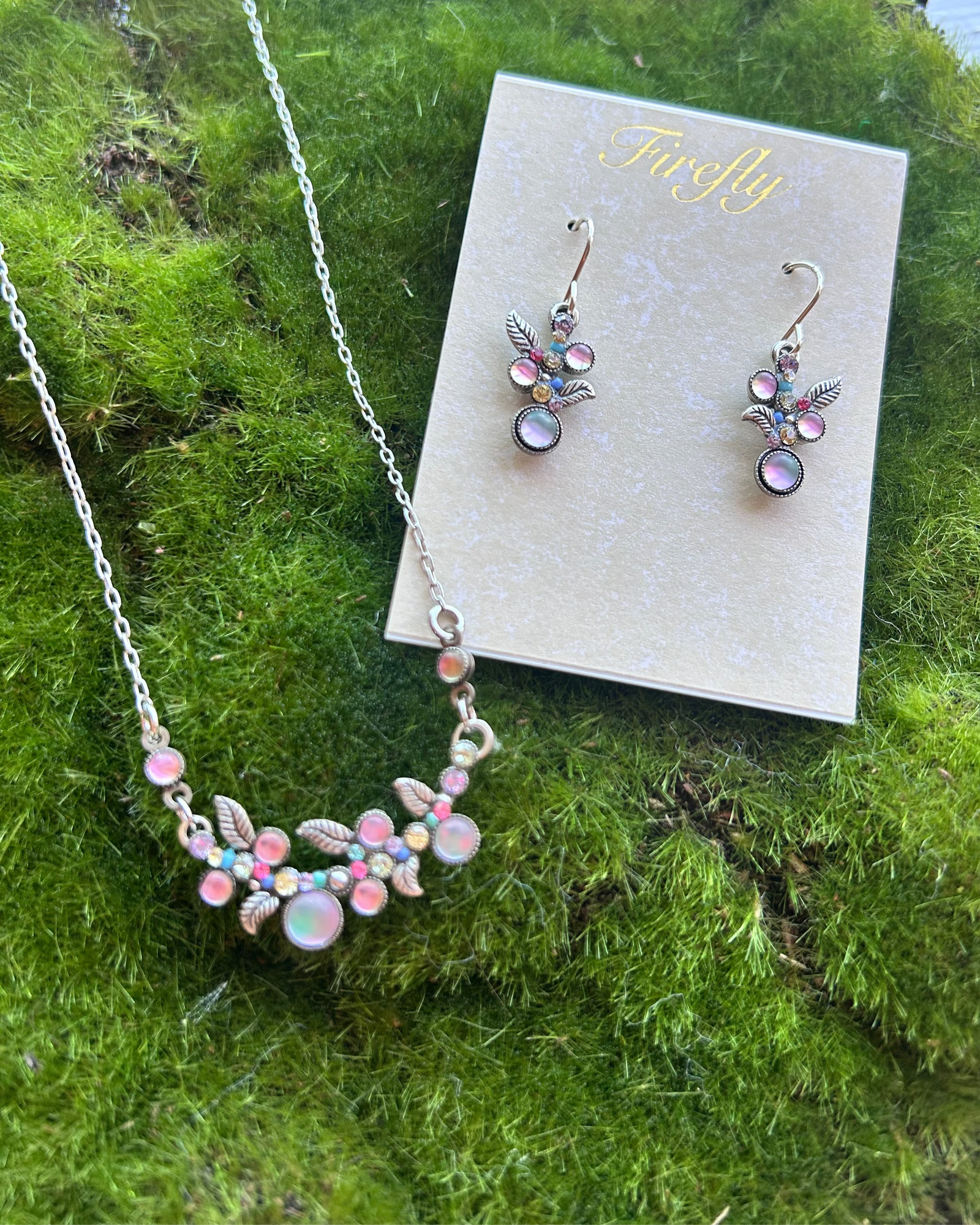 pastel scallop necklace