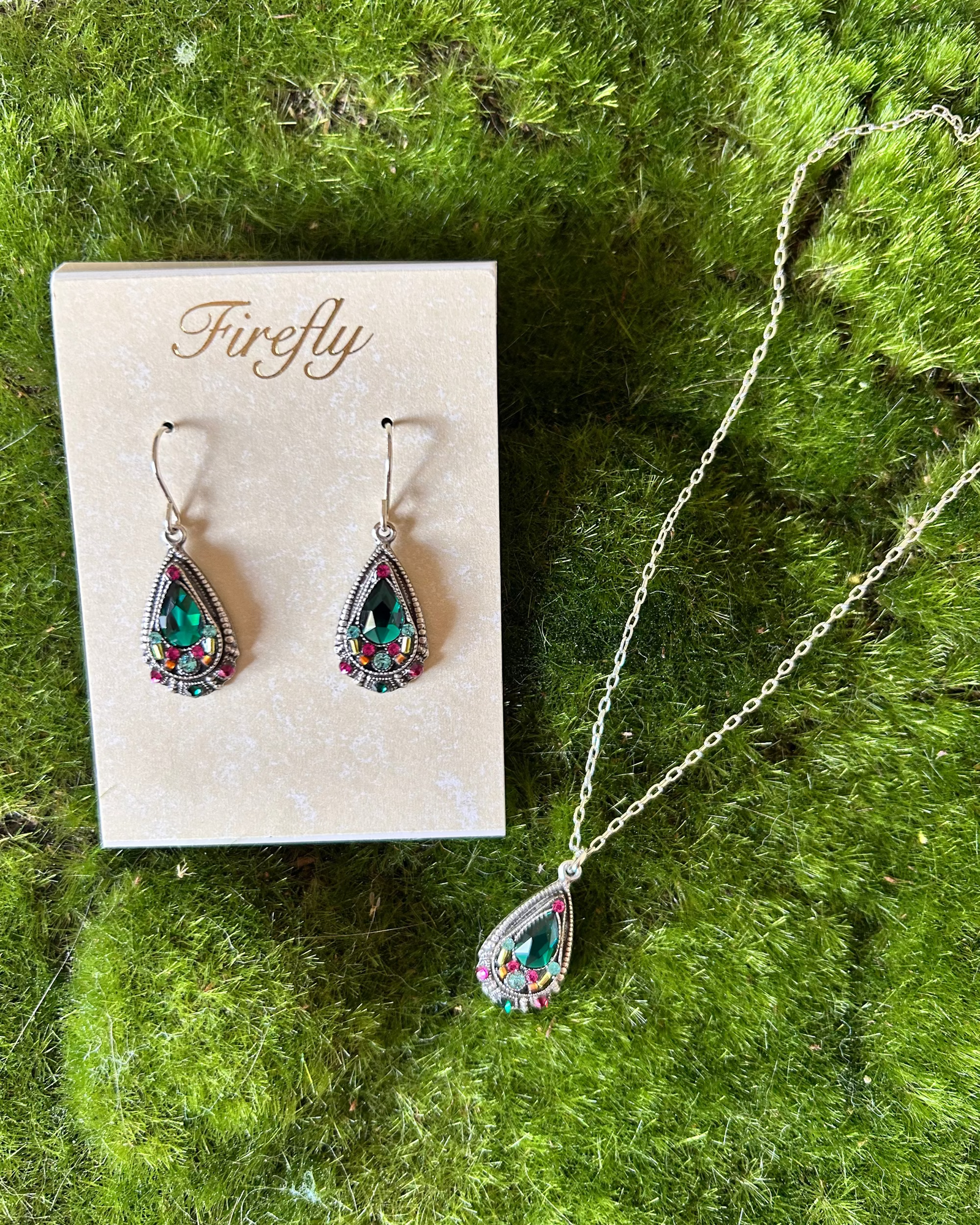 Drop Pendant in Emerald