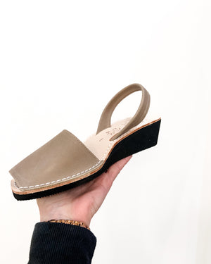Pons wedge taupe shoes