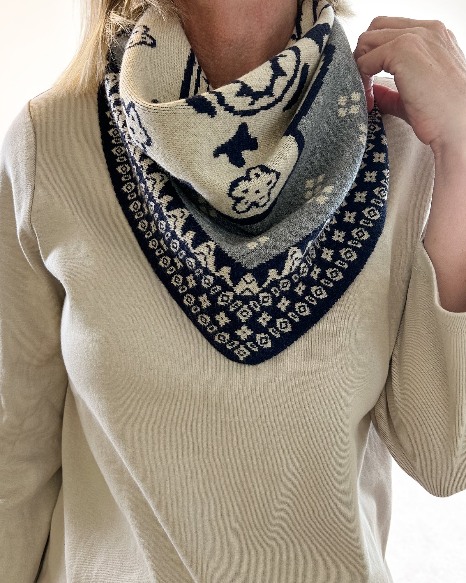 triangle sweater scarf