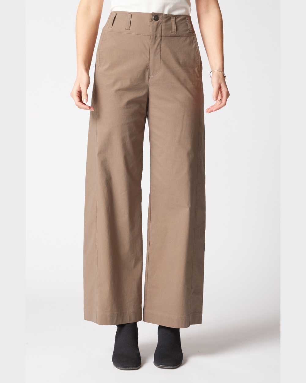 Urban Travel Pants in truffle