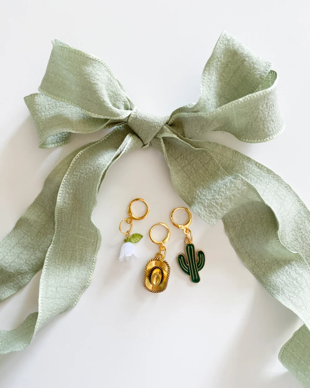 brown tassel shoe charm