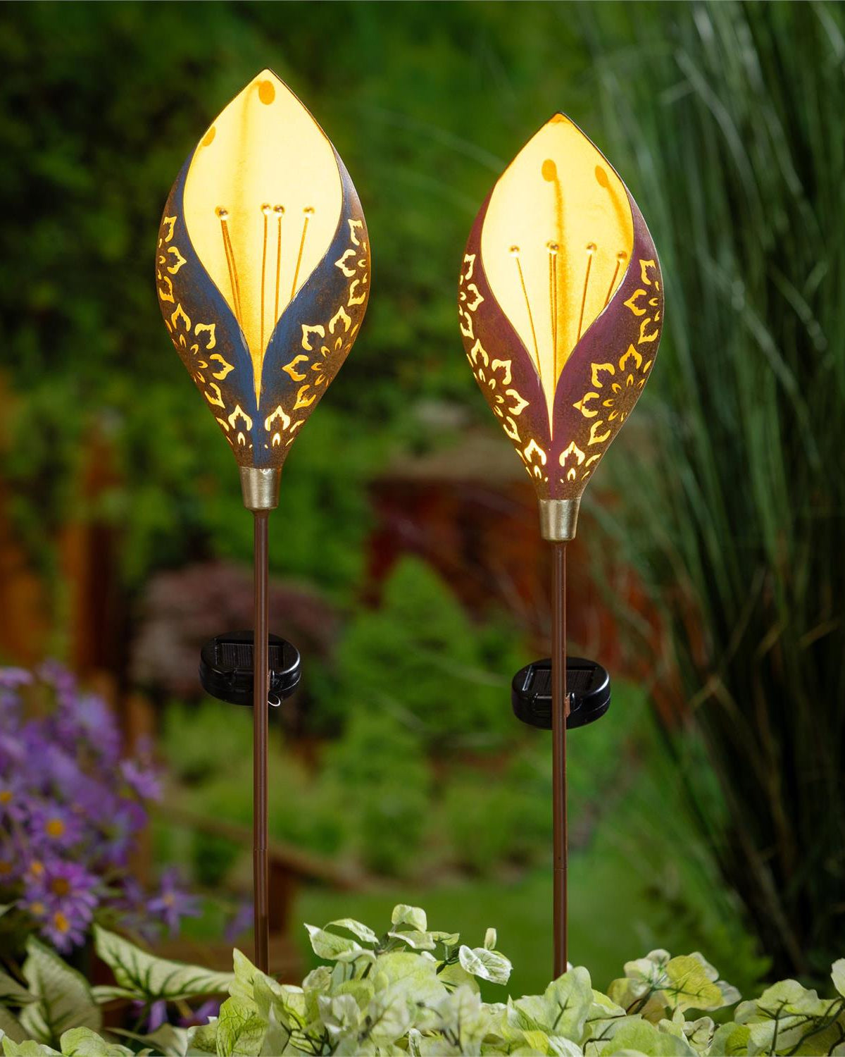 solar lily light